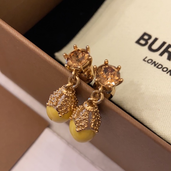Authentic BNWT Burberry Faux Pearl Charm Earrings - Picture 3 of 11
